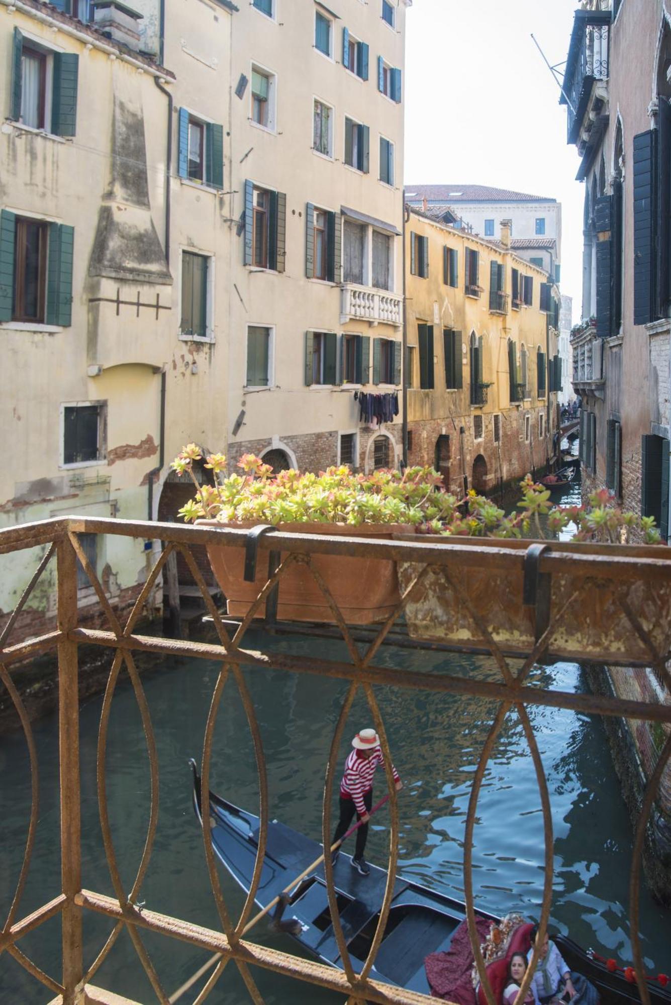Tre Sestieri Terrace - Canal View 2024 Venice Room photo